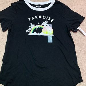 Black short sleeve shirt.